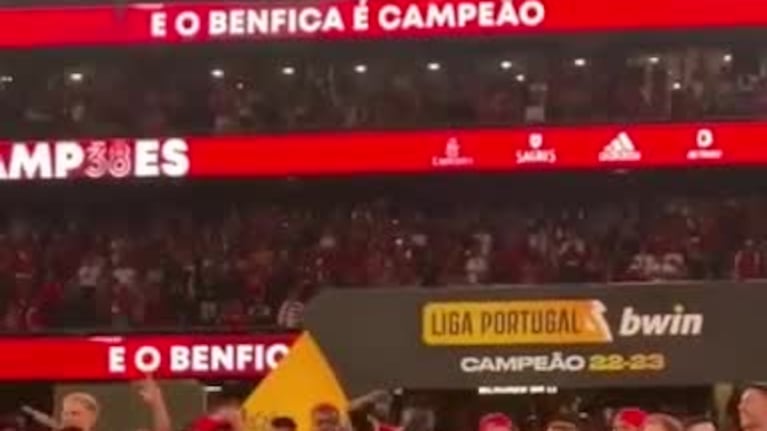 Nicolás Otamendi sufrió un accidente que casi empaña su festejo
