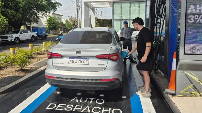 Llegaron los surtidores auto-service a Córdoba: el paso a paso para usarlos