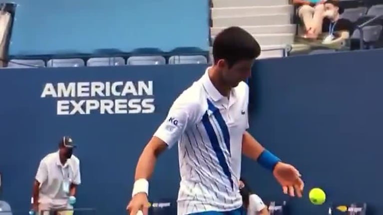 El pelotazo que descalificó a Djokovic del US Open