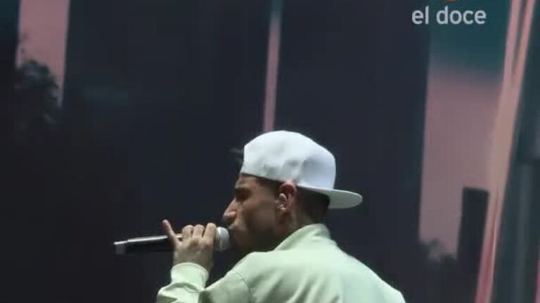 Tini y Ulises tocaron por primera vez en vivo "Dos Amantes"