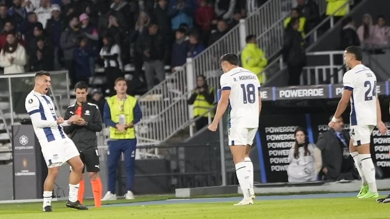 El golazo de Botta y el 2 a 0 de Talleres ante Barcelona de Guayaquil en el Kempes
