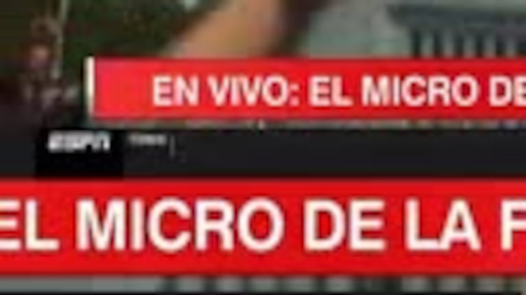 Dybala usó un gorro de Instituto en la caravana