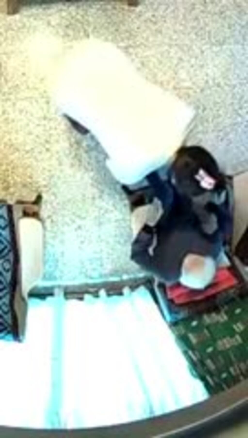 Aberrante: fue filmada pegándole a una anciana