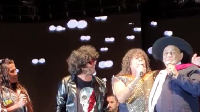 La Mona Jiménez cantó junto al Chaqueño Palavecino en el Festival Bum Bum