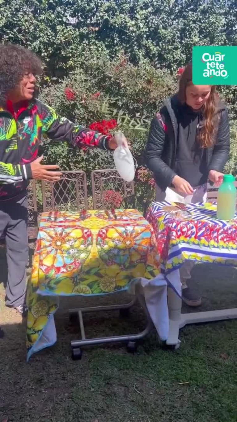 La Mona inventó un centro de mesa en el hospital 