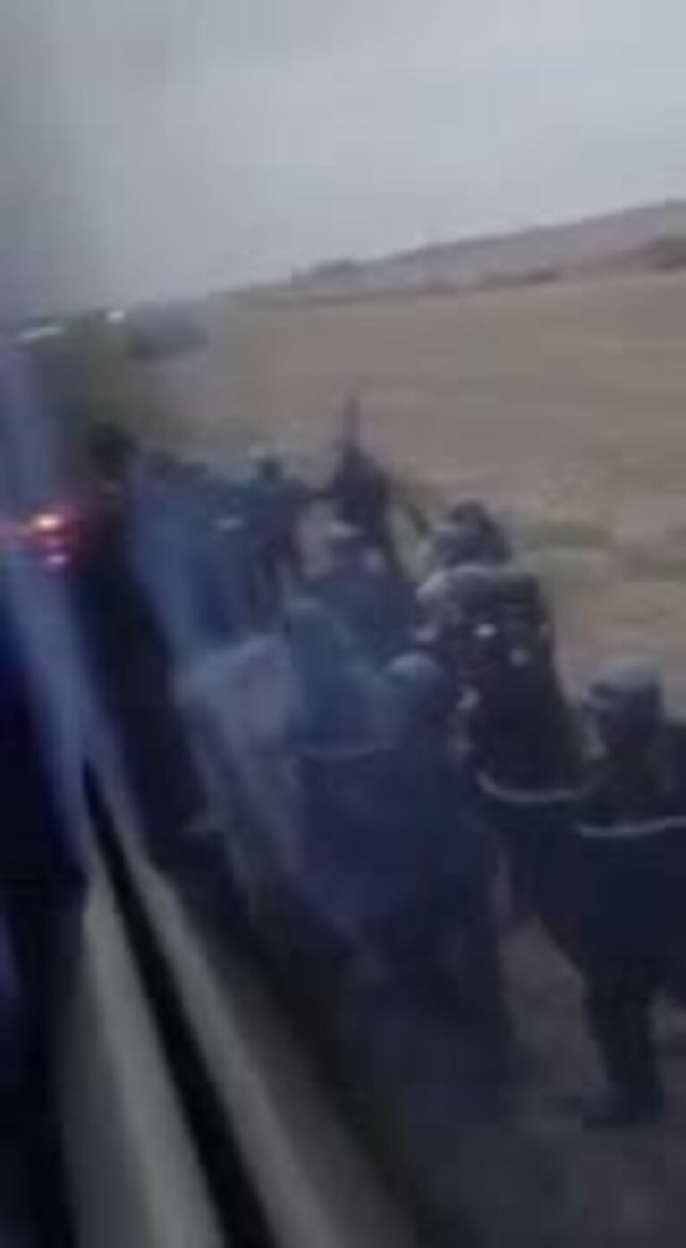 Represión de la Policía de Santa Fe a hinchas de Talleres