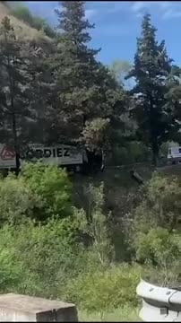 Video camión que casi cae por precipicio en dique Los Molinos