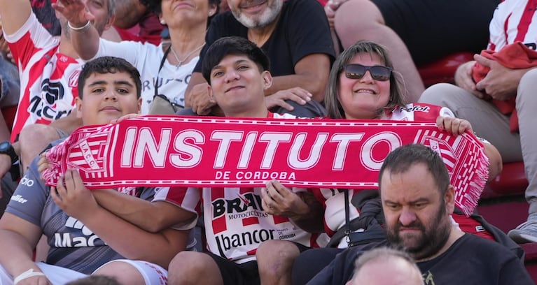 Entre el merecimiento y la bronca: los hinchas de Instituto tras el empate con Talleres