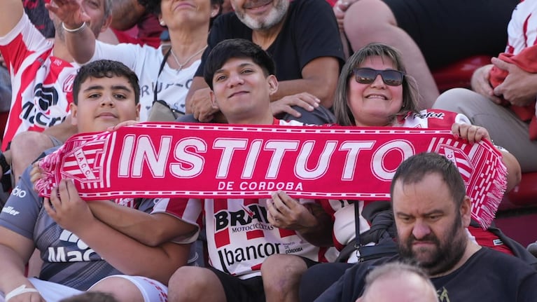 Entre el merecimiento y la bronca: los hinchas de Instituto tras el empate con Talleres