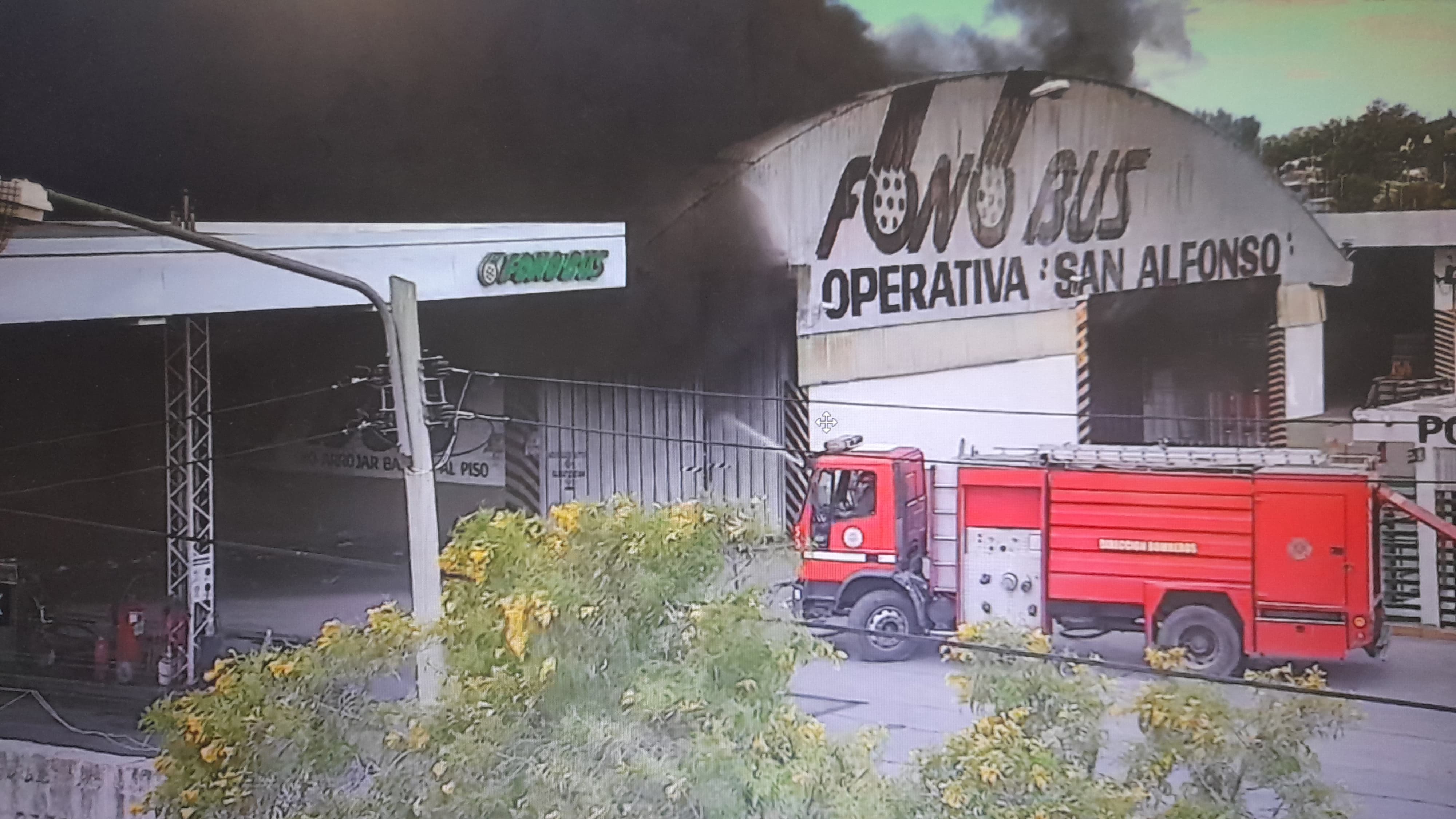 Incendio sofocado en un galpón de la empresa Fonobus