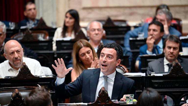 Enérgico cruce de De Loredo con diputados kirchneristas: “Miro a quien quiero”