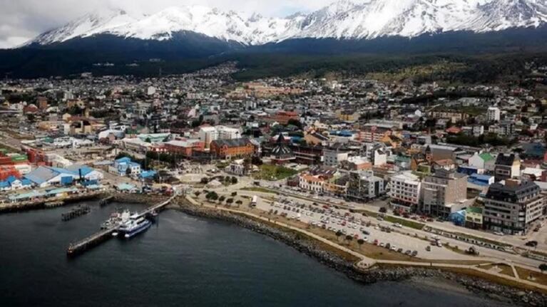 Evacuaciones y alerta de tsunami por un fuerte sismo de 7.4° al sur de Ushuaia y Chile