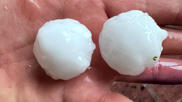 Llegó la tormenta a Córdoba: cayó piedra del tamaño de pelotas de golf