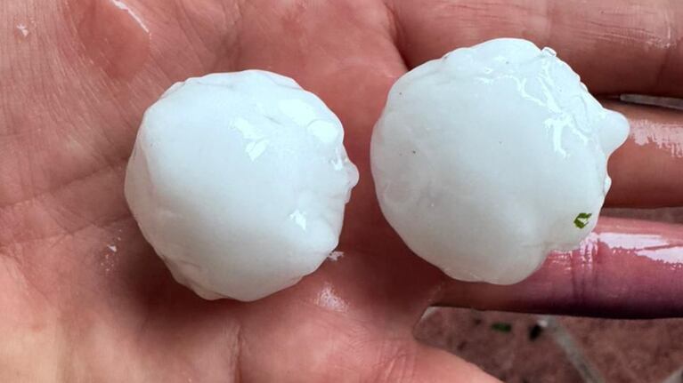 Llegó la tormenta a Córdoba: cayó piedra del tamaño de una pelota de golf