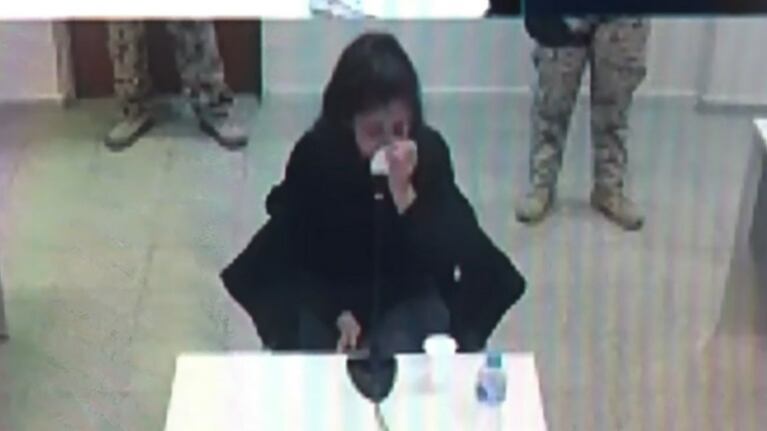 Irina Flehr se quebró en el juicio al recordar su relación con su padre