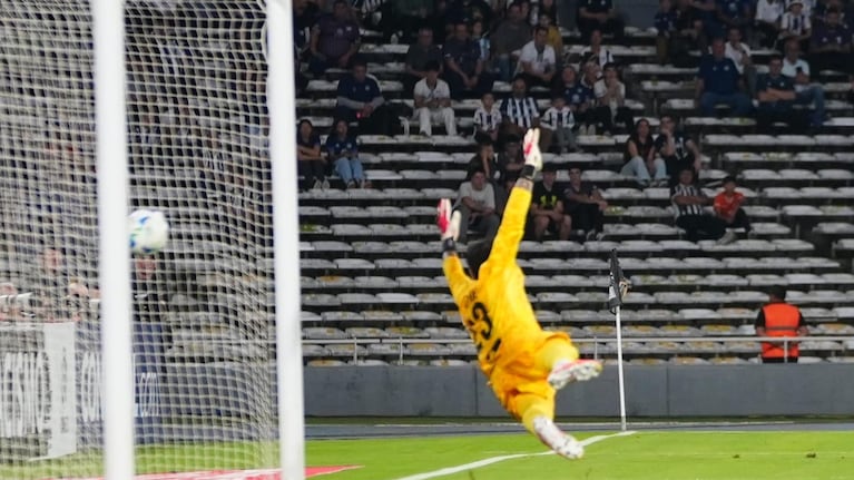 El golazo de Botta y el 1 a 0 de Talleres ante Alianza Lima