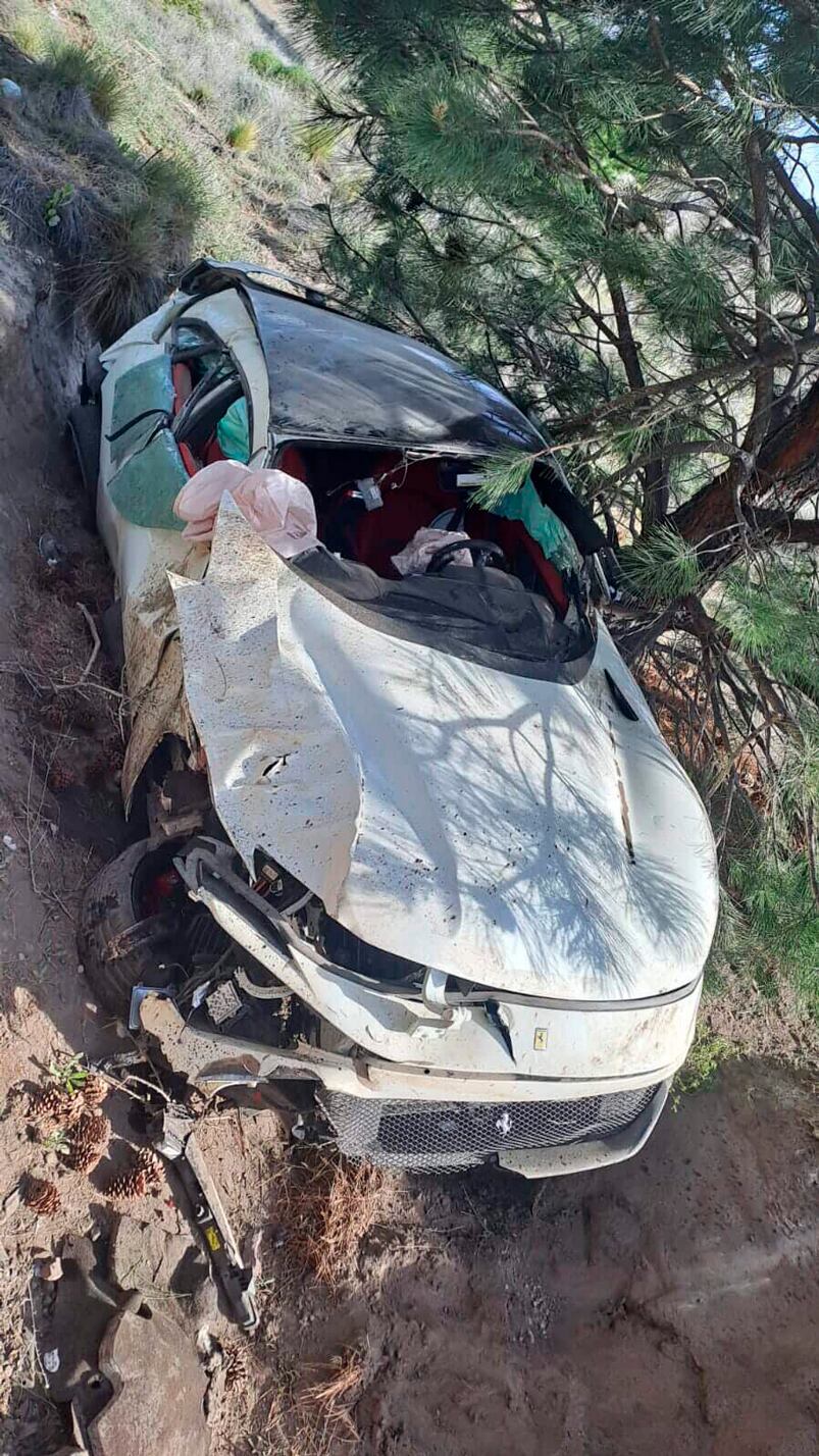 Tremendo vuelco de una Ferrari en la ruta de los Siete Lagos
