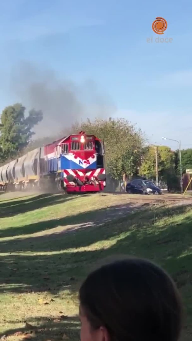 El tren arrolló a un auto en Córdoba