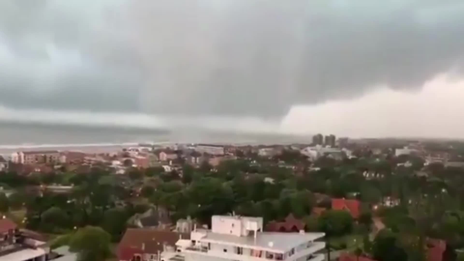 Múltiples daños en Pinamar tras una tromba marina