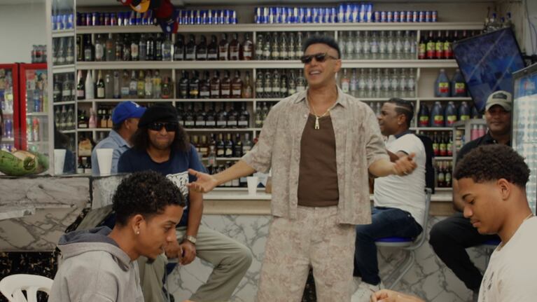 El nuevo estilo que eligió Jean Carlos para la canción "Solo se vive una vez"