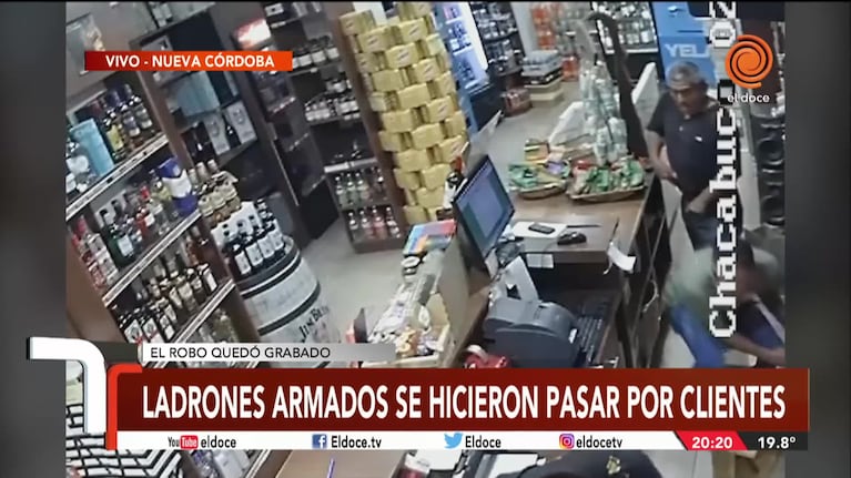 Impactante robo a mano armada en una vinoteca de Nueva Córdoba