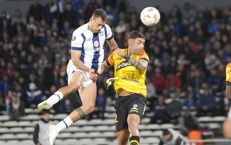 El gol de cabeza de Catalán y el 1 a 0 de Talleres ante Barcelona de Guayaquil