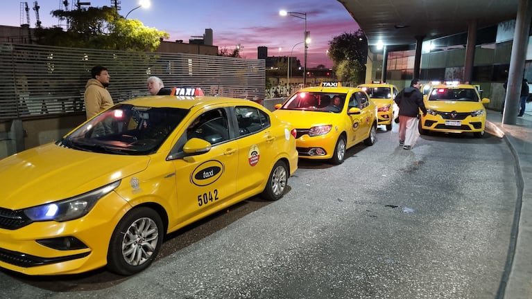 Choferes de taxis y remises expresaron su preocupación ante la interrupción de la venta de GNC