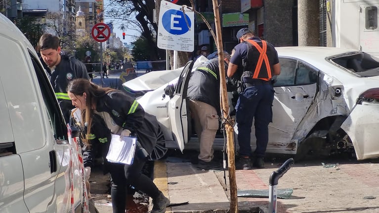 En detalle, cómo fue el recorrido del Corolla que chocó en la Chacabuco