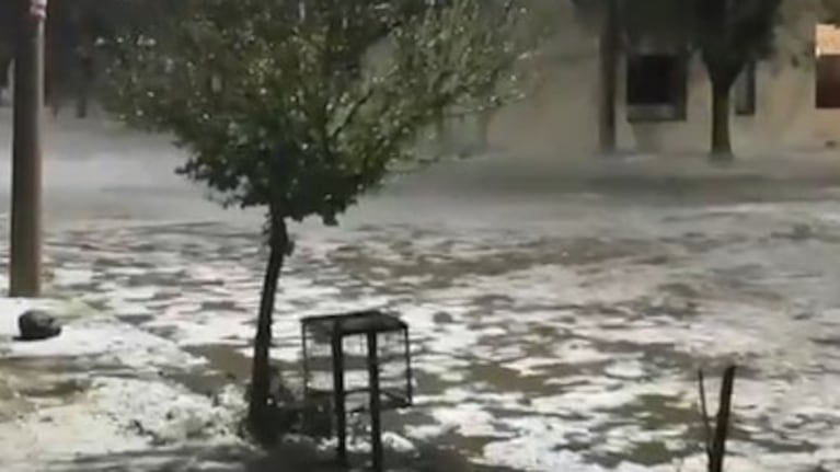 La tormenta dejó un río de granizo en Córdoba