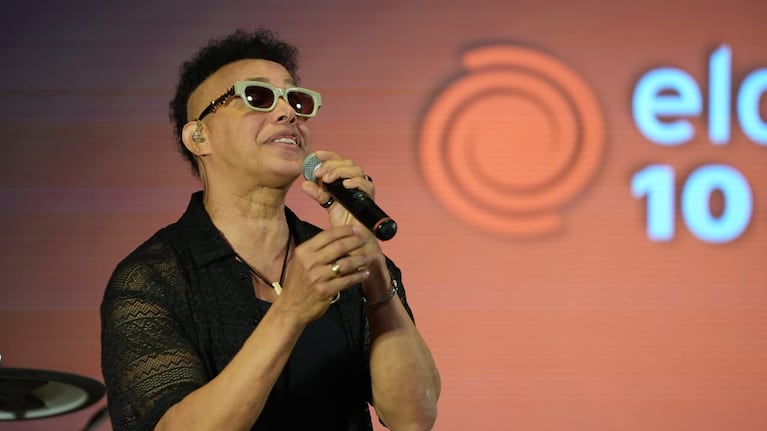 Jean Carlos hizo una versión de “Como La Flor” y se armó la fiesta