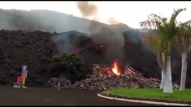 El impactante derrumbe de una casa en La Palma