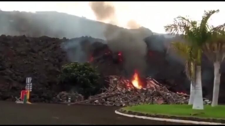 El impactante derrumbe de una casa en La Palma