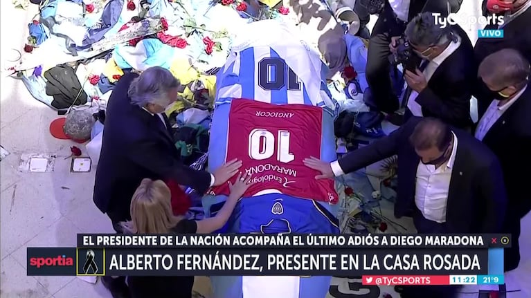 Alberto Fernández en el funeral de Maradona