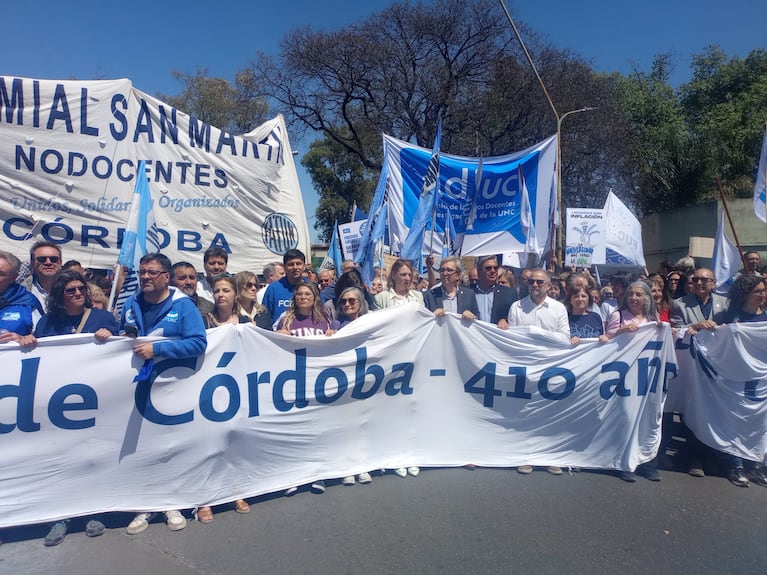 El rector de la UNC en la marcha universitaria: “Hay un retraso importante de salarios”