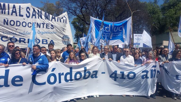 El rector de la UNC en la marcha universitaria: “Hay un retraso importante de salarios”