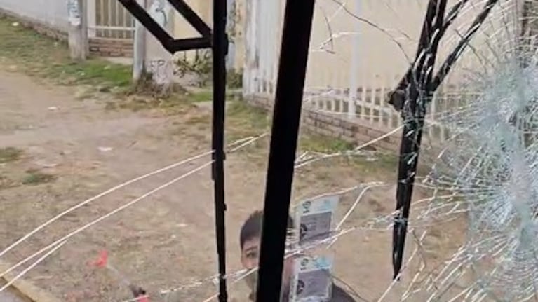 Al mismo tiempo que choferes fueron atacados, otro colectivo fue apedreado y un nene sufrió heridas