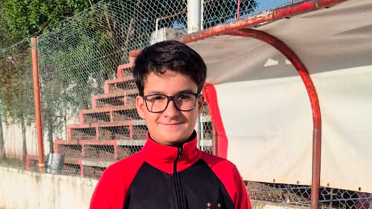 Tiene 14 años y es el DT más joven