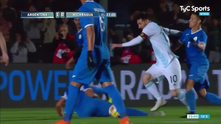 En una ráfaga, Messi metió un doblete ante Nicaragua
