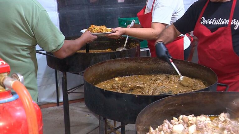 A puro sabor y música, así comenzó la Fiesta de las Colectividades