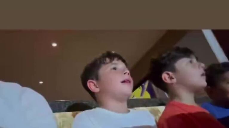 Mateo Messi cantando en el show de Ed Sheeran
