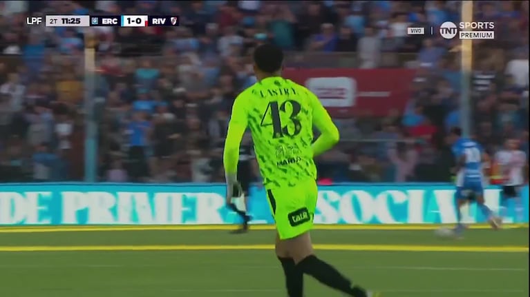 El gol anulado de Estudiantes de Río Cuarto ante River