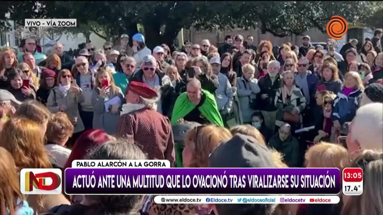 Pablo Alarcón, tras su actuación a la gorra en una plaza