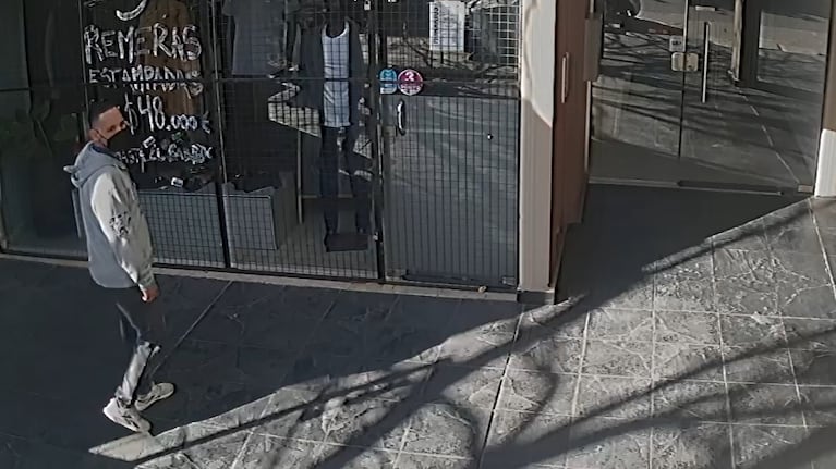 Entró a un departamento por el balcón y amenazó a una jubilada con un cuchillo