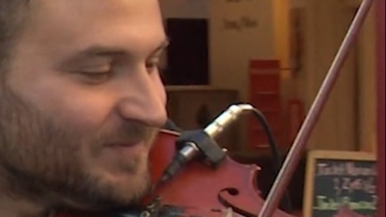 El violinista de la Peatonal tocó para Messi
