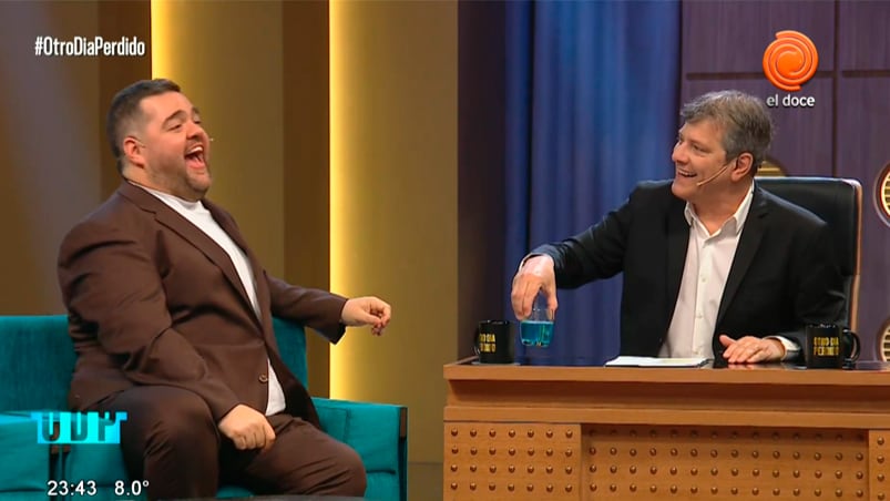 Dario Barassi hizo burbujas con el cañito de la birome