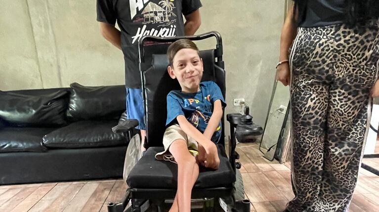 Jere tiene 11 años y necesita ayuda para operarse de la columna