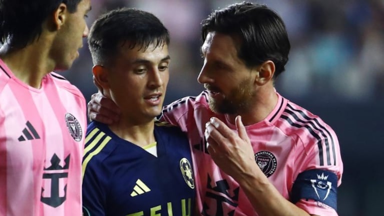 Patadita y tensión: nuevo cruce entre el ex-Talleres Cubas y Messi