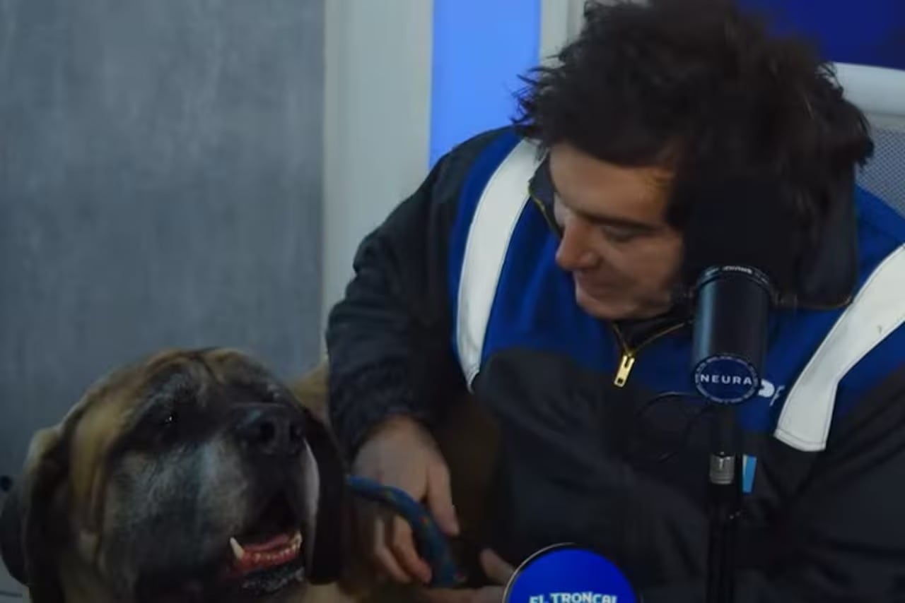 Milei con su perro Conan en Neura