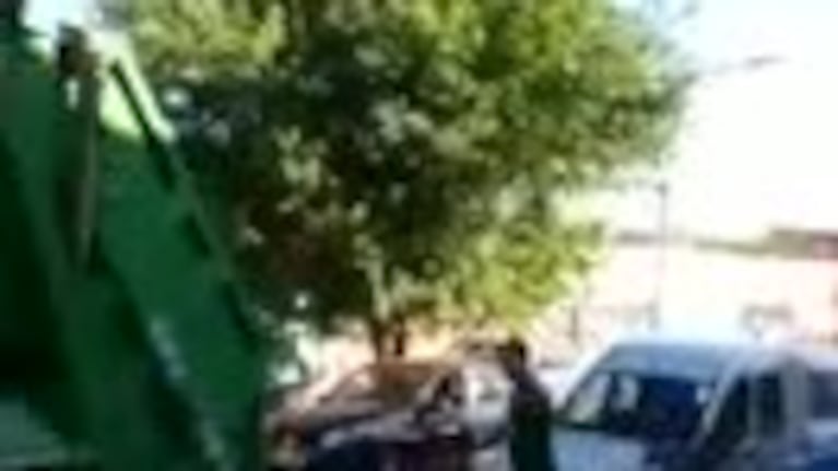 Vio la pileta y aprovechó la situación para refrescarse