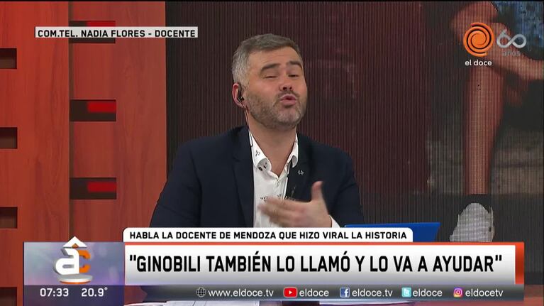 La felicidad del alumno y la profesora por la ayuda de Fabricio Oberto